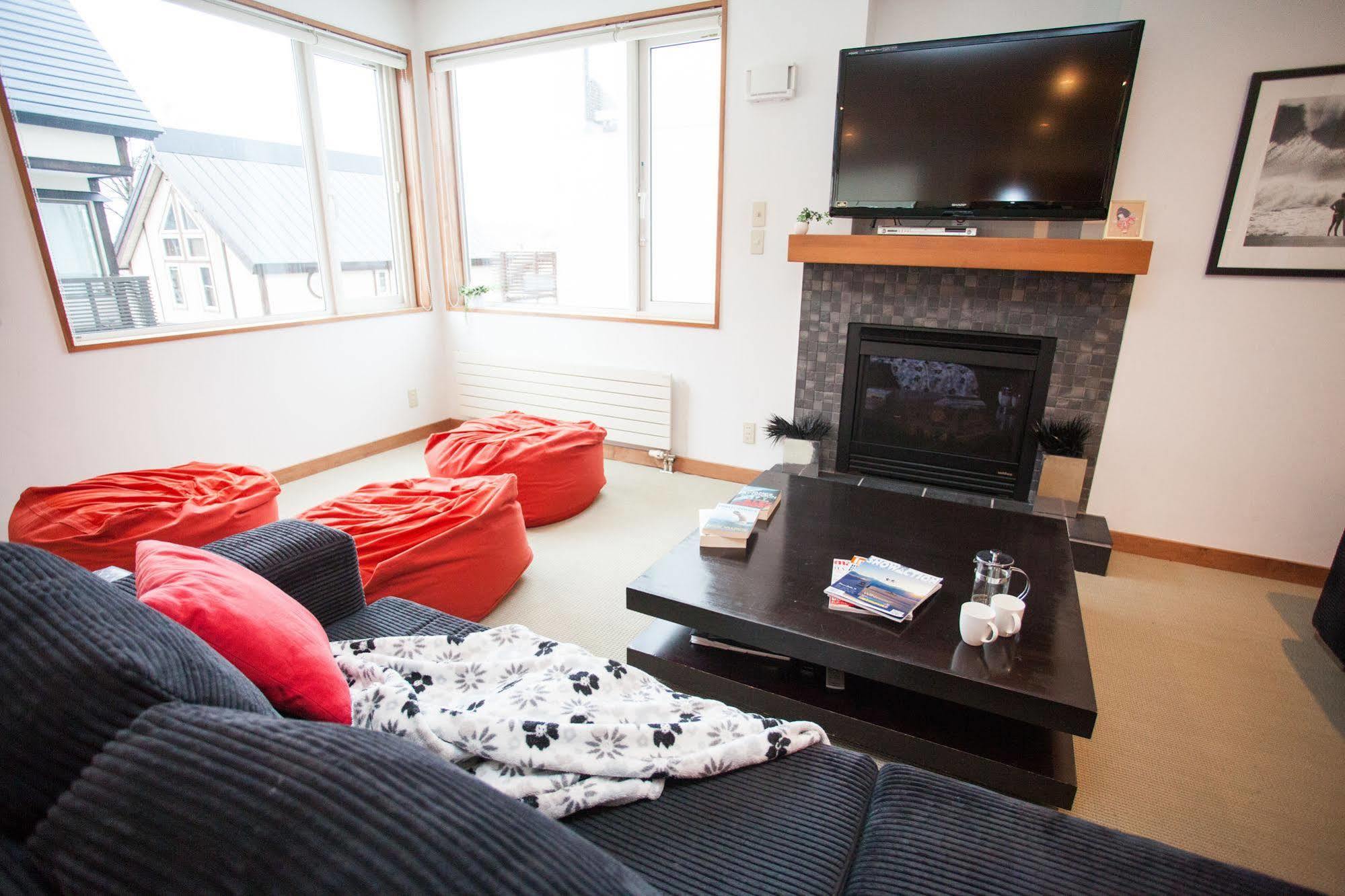 Shirokuma Chalets Hirafu Экстерьер фото
