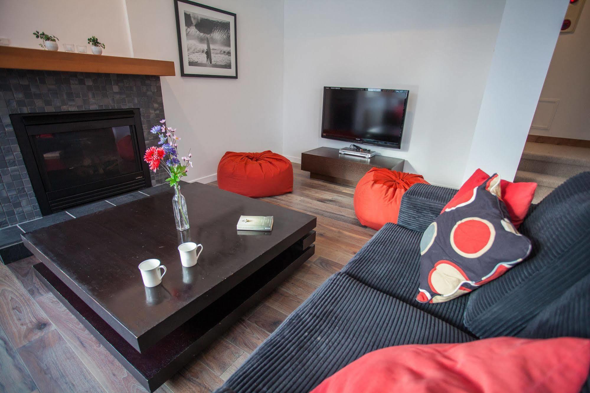 Shirokuma Chalets Hirafu Экстерьер фото